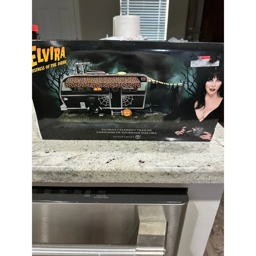 Department 56 Elvira Celebrity Trailer Halloween Village Black Good 6009786